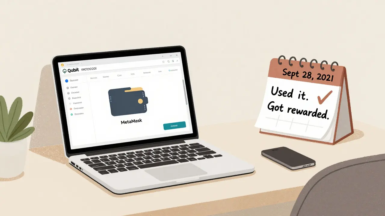 Una scrivania tranquilla con un laptop che mostra il protocollo Qubit e un calendario segnato settembre 2021.